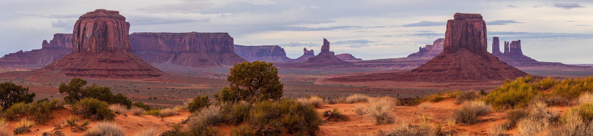 Monument Valley Navajo Tribal Park, Arizona and Utah, USA.